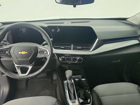 Used 2025 Chevrolet Trax LT w/ Driver Confidence Package FWD image 21