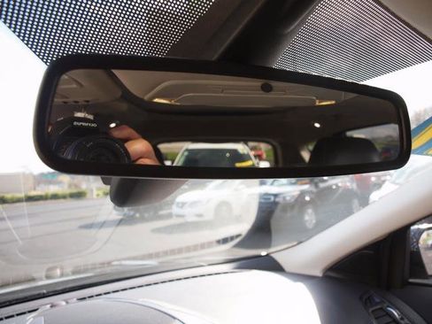 Used 2017 Ford Escape Titanium image 11