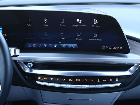 Certified 2024 Cadillac Lyriq Luxury image 15