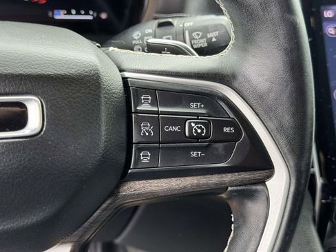 Used 2021 Jeep Grand Cherokee L Limited AWD/4WD image 11