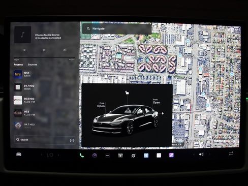 Used 2022 Tesla Model S Plaid image 29