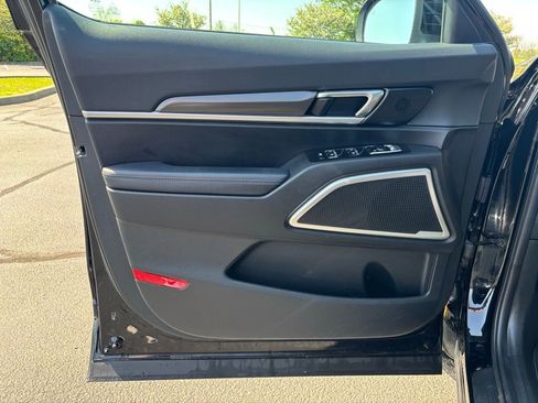 Used 2023 Kia Telluride LX FWD image 12