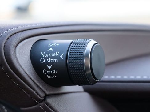 Used 2018 Lexus LS 500 w/ Interior Upgrade Package image 18