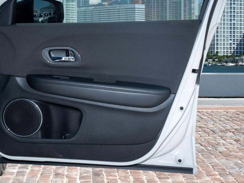 Used 2022 Honda HR-V EX image 13