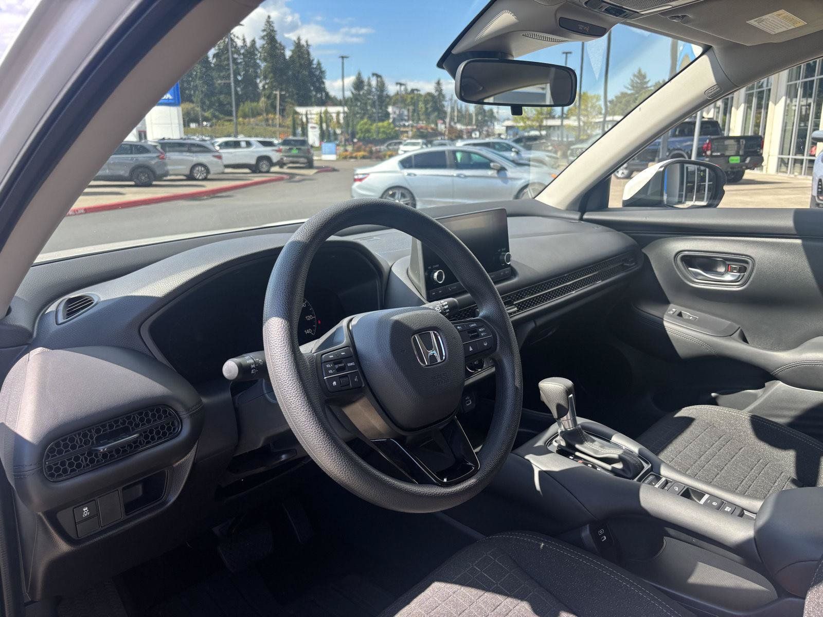 Used 2025 Honda HR-V LX image 6