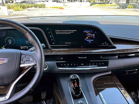Used 2022 Cadillac Escalade ESV Sport Platinum w/ Heavy-Duty Trailer Package AWD/4WD image 8