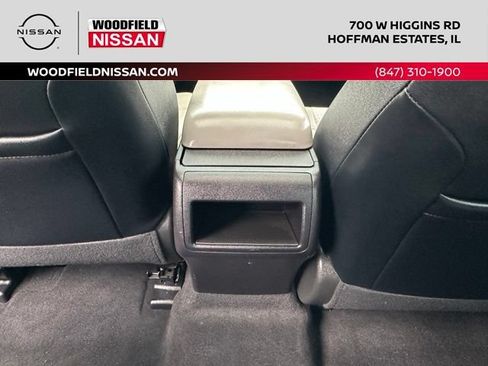 Used 2015 Toyota Camry SE w/ Moonroof Package FWD image 31