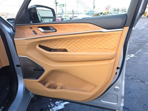 Used 2024 Jeep Grand Cherokee L Summit image 50