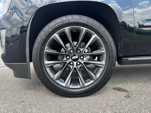 Used 2020 Cadillac Escalade Premium Luxury w/ Escalade Sport Edition AWD/4WD image 15
