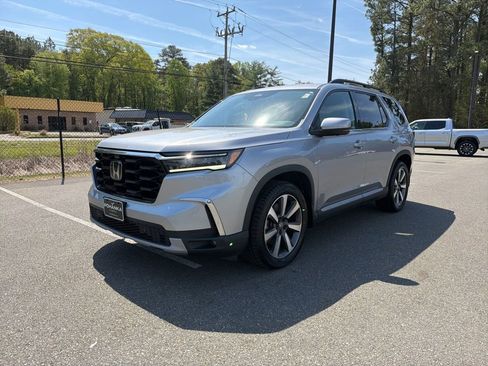 Certified 2023 Honda Pilot Elite image 2