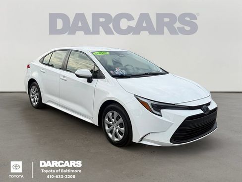 Used 2025 Toyota Corolla LE FWD image 1