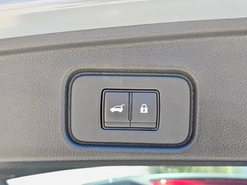 Used 2025 Nissan Pathfinder Platinum w/ Cargo Package AWD/4WD image 17