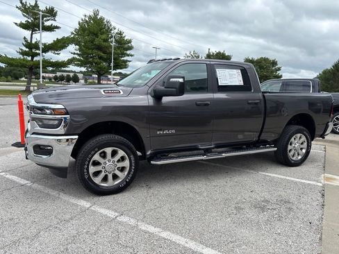 Used 2026 RAM 2500 Big Horn AWD/4WD image 15