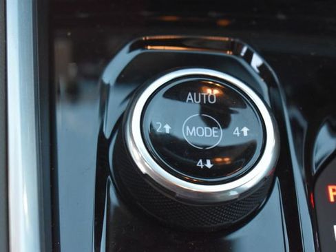 Certified 2025 Chevrolet Colorado ZR2 w/ Midnight Edition image 31