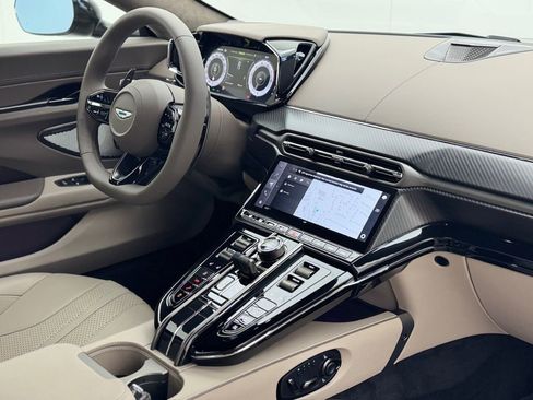 Used 2025 Aston Martin V8 Vantage Coupe image 14