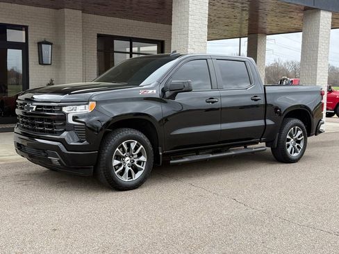 Used 2024 Chevrolet Silverado 1500 RST w/ Z71 Off-Road Package AWD/4WD image 13