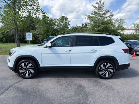 Used 2024 Volkswagen Atlas SE FWD image 2