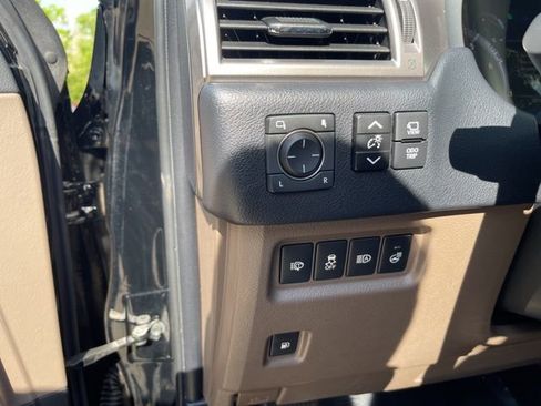 Used 2022 Lexus GX 460 Luxury AWD/4WD image 13