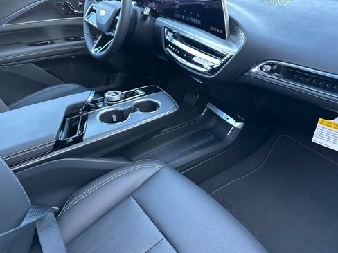 Used 2026 Cadillac Lyriq Luxury RWD image 17