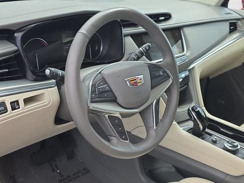 Used 2021 Cadillac XT5 Premium Luxury w/ LPO, Floor Liner Package AWD/4WD image 16