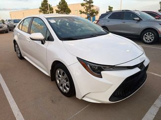 Used 2020 Toyota Corolla LE FWD video 2