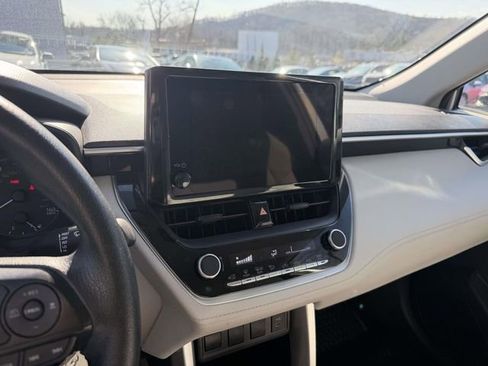 Certified 2024 Toyota Corolla Cross L image 21