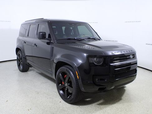 Used 2022 Land Rover Defender 110 X image 3