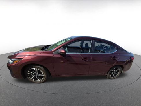 Used 2025 Nissan Sentra SV image 3