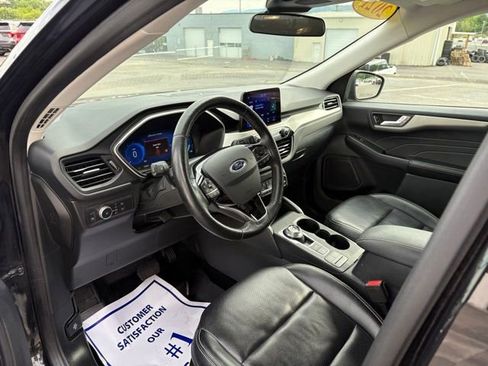 Used 2021 Ford Escape SEL w/ Technology Package AWD/4WD image 3