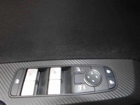 New 2025 Mitsubishi Outlander ES image 16