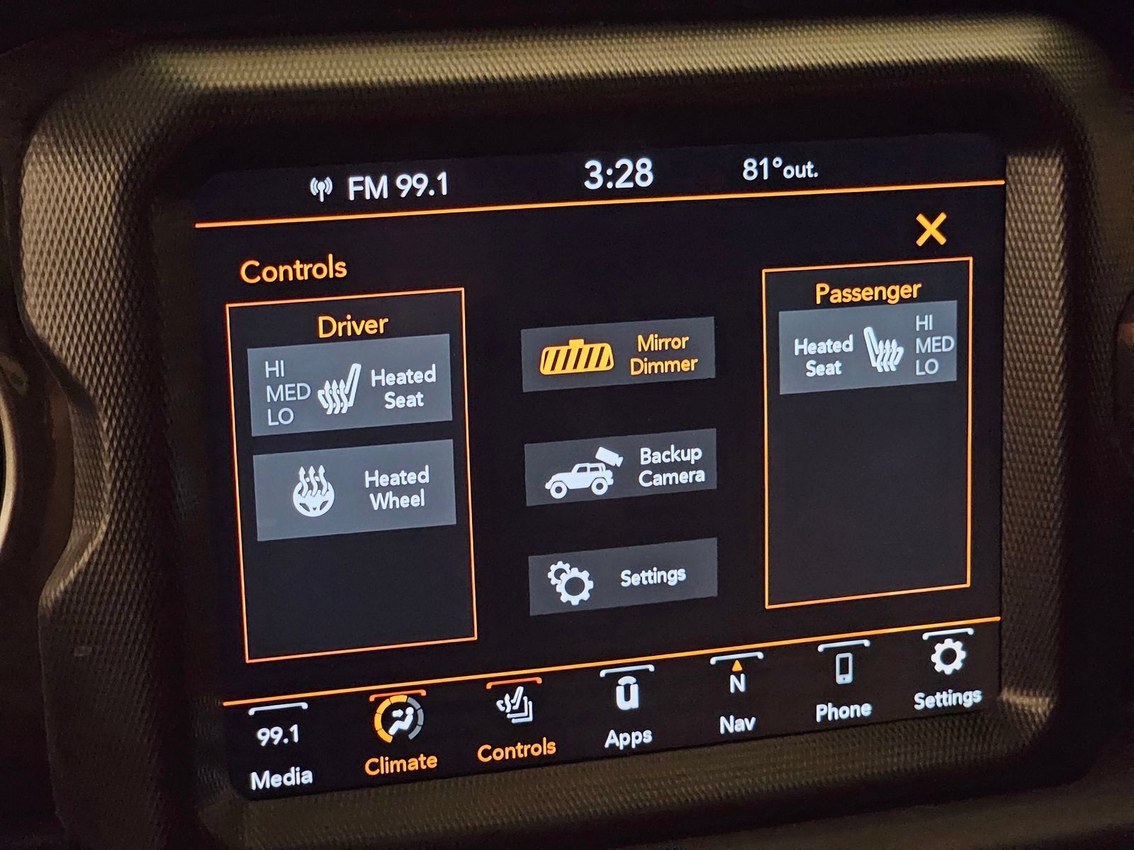 Used 2023 Jeep Wrangler Unlimited Sahara w/ Cold Weather Group AWD/4WD image 15