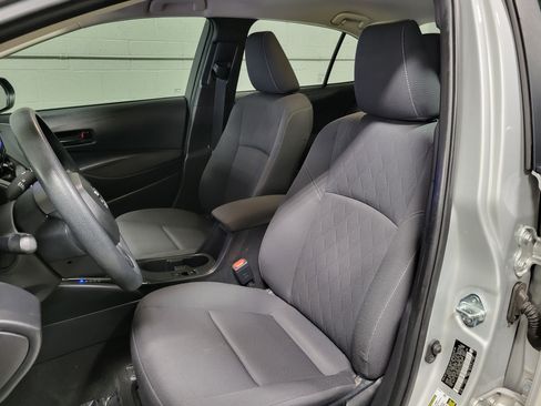 Used 2025 Toyota Corolla LE FWD image 15