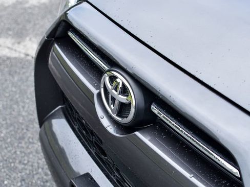 Used 2022 Toyota 4Runner SR5 Premium AWD/4WD image 3