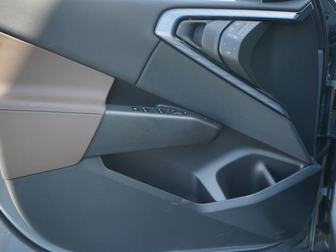 Used 2025 BMW X3 xDrive30i w/ Premium Package image 9