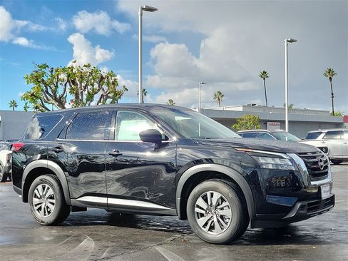 New 2025 Nissan Pathfinder S image 19