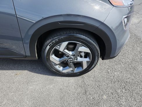 Used 2025 Hyundai Venue SEL FWD image 10