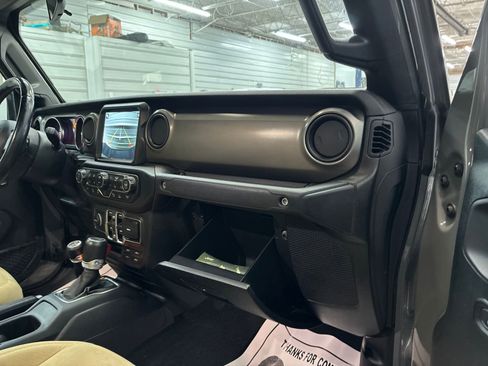 Used 2020 Jeep Gladiator Sport w/ Quick Order Package 24S image 28