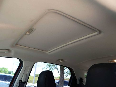 Used 2021 Ford EcoSport SE w/ SE Convenience Package FWD image 28