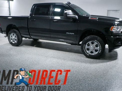 Used 2024 RAM 2500 Big Horn w/ Sport Appearance Package AWD/4WD image 6
