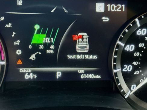 Used 2021 Toyota Highlander XLE AWD/4WD image 8