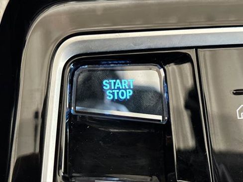 Used 2024 BMW i7 M70 image 21