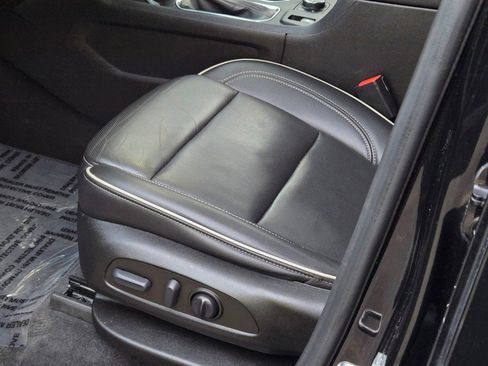 Certified 2022 Chevrolet Traverse Premier w/ Redline Edition image 24