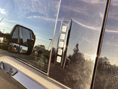 Used 2023 Ford F250 XLT w/ XLT Premium Package image 16