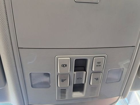 Used 2024 Volkswagen Jetta SE image 17