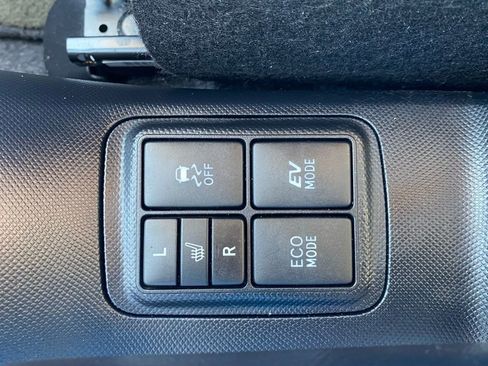 Used 2018 Toyota Prius C Four FWD image 24