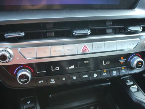 Used 2025 Kia Telluride S AWD/4WD image 9