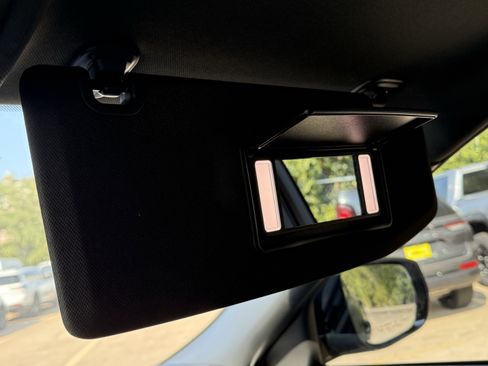 New 2025 Jeep Grand Cherokee Limited w/ Black Appearance Package image 27