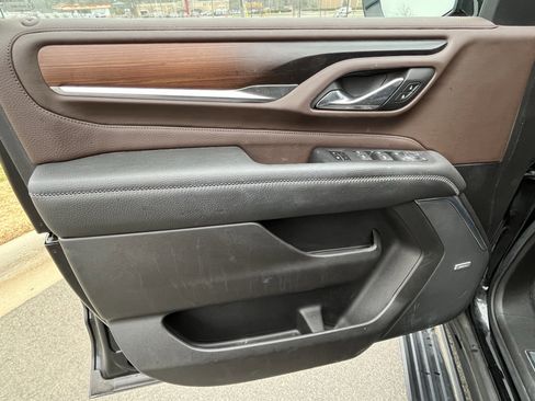 Used 2021 GMC Yukon Denali w/ Denali Premium Package image 14