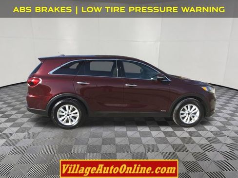 Used 2019 Kia Sorento LX image 11