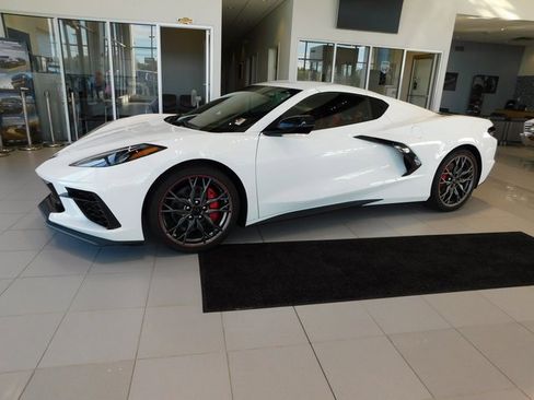 Used 2025 Chevrolet Corvette Stingray Preferred Cpe w/ Battery Protection Package image 7